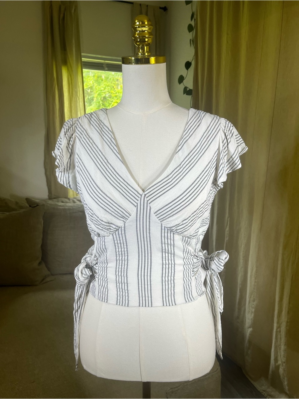 Giani Bini Medium Rayon Striped Blouse with Side Ties